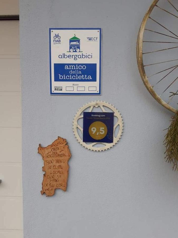 Casa Del Cicloturista Leilighet Santadi Eksteriør bilde