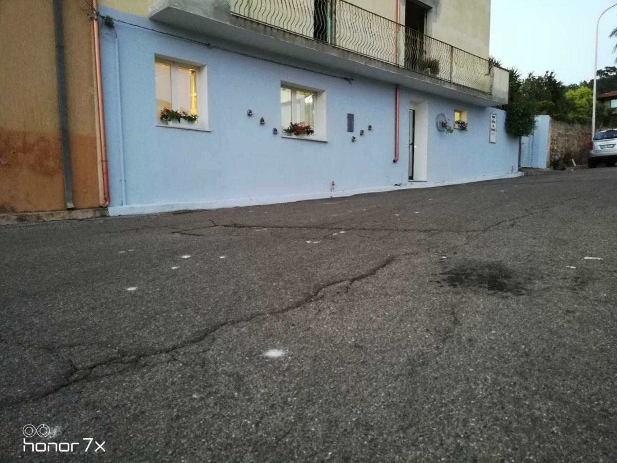 Casa Del Cicloturista Leilighet Santadi Eksteriør bilde